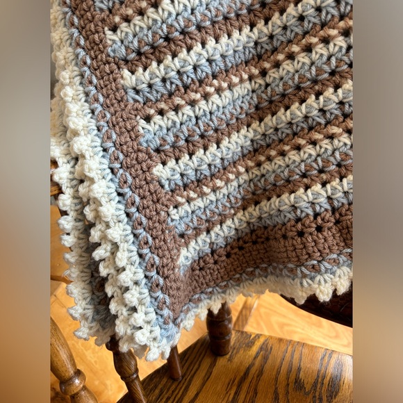 Handmade Afghan blanket - Picture 2 of 3